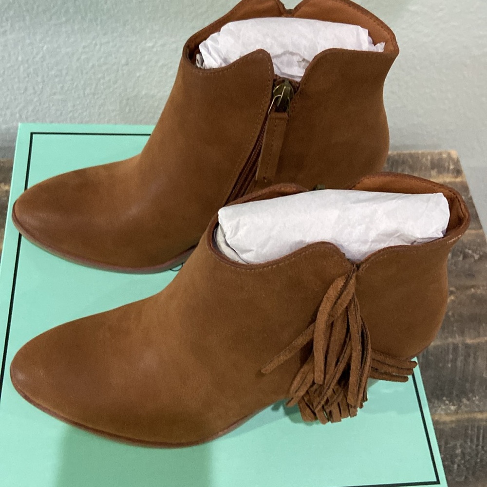 Mia Girl fringe boots in cognac.  Super cute!!  Brand new, never worn in box. - Picture 6 of 7